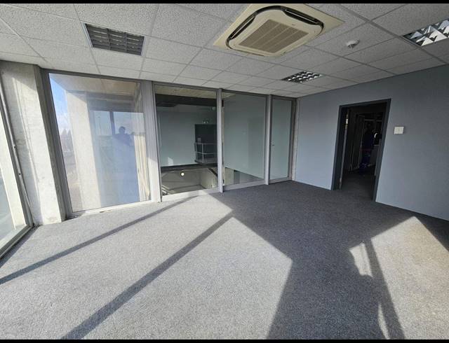 688M² OFFICE TO LET IN PAARDEN EILAND